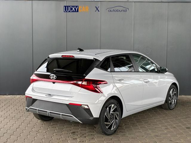 Hyundai i20 Pure 1.2 MPI / Navi PDC Hinten + Kamera Abgedunkelte Scheiben Tempomat Alu 16" 