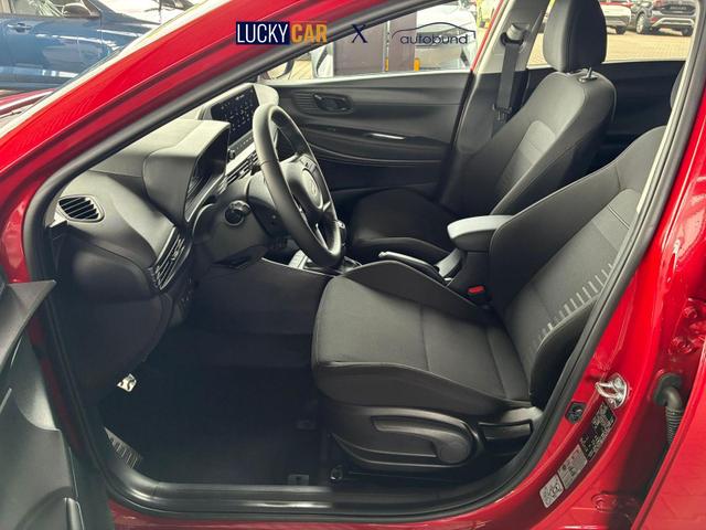 Hyundai BAYON Comfort Plus 1.2 MPI / Navi PDC m. Kamera Klimaautom./ LED Sitz & Lenkr.Heiz/ Alu16 