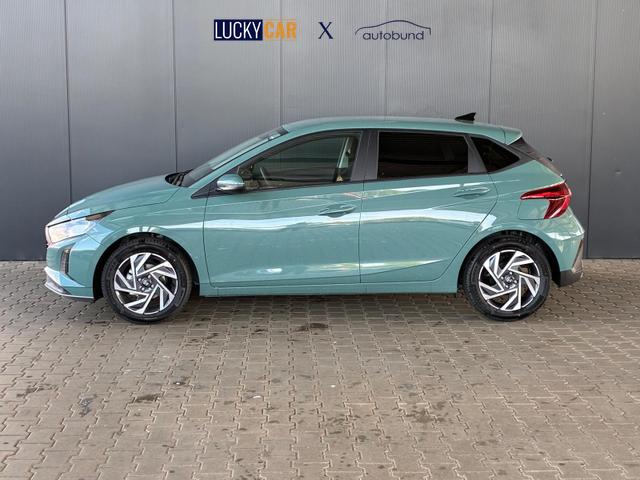 Hyundai i20 Pure 1.2 MPI / Navi PDC Hinten + Kamera Abgedunkelte Scheiben Tempomat Alu 16" 