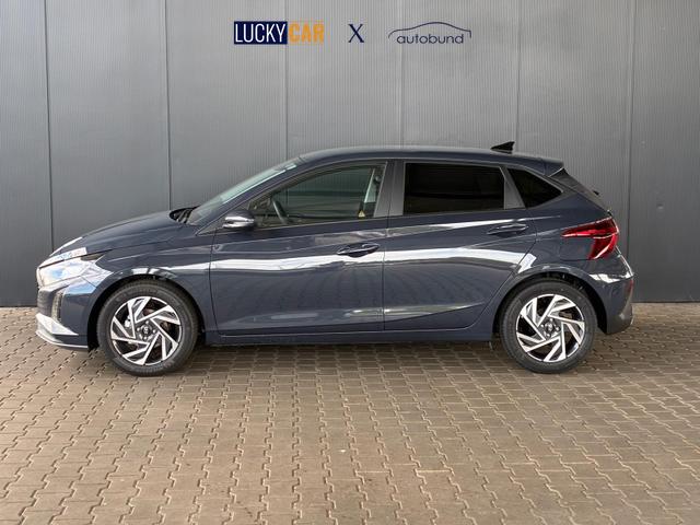 Hyundai i20 Pure 1.2 MPI / Navi PDC Hinten + Kamera Abgedunkelte Scheiben Tempomat Alu 16" 