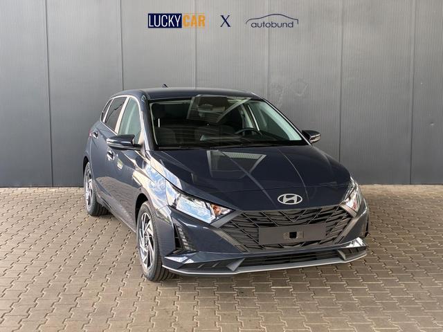 Hyundai i20 Pure 1.2 MPI / Navi PDC Hinten + Kamera Abgedunkelte Scheiben Tempomat Alu 16" 