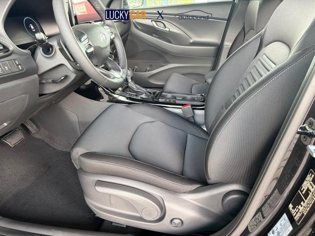Hyundai i30 Kombi Comfort Plus 1.0 TGDI DCT/ Navi / Sitz + Lenkradheizung PDC V&H Kamera LED Alu 17" 