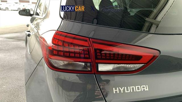 Hyundai i30 FAMILY III Hatchback 1,0 T-GDi LED Navi Kamera 
