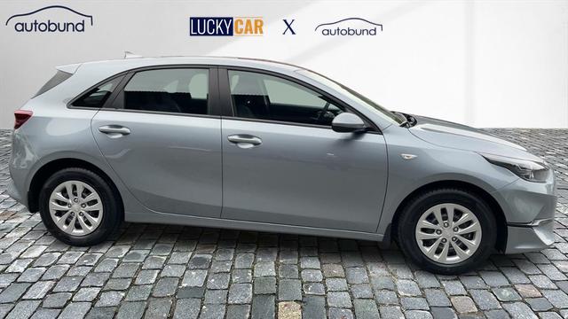 Kia Ceed BEST III 1.5 T-GDi DCT Alarm DAB Klima NAV Kamera 