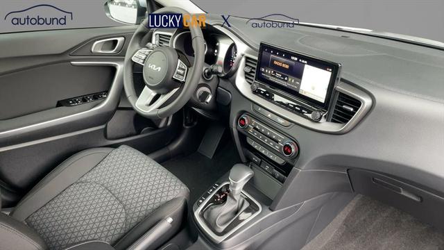 Kia Ceed BEST III 1.5 T-GDi DCT Alarm DAB Klima NAV Kamera 