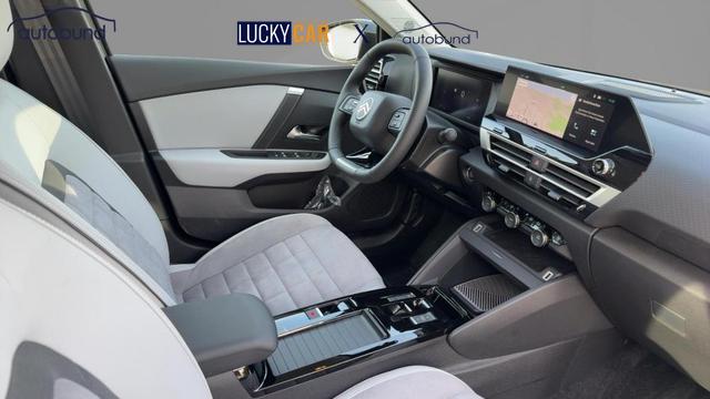 Citro&euml;n C4 MAX III 1,2 PT Autom Alu KA LED Link NAV PDC RFK S 