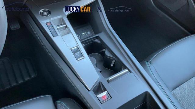 Peugeot 408 ALLURE III 1,6 PHEV 180 EAT Alu KA LED Link LRH NA 