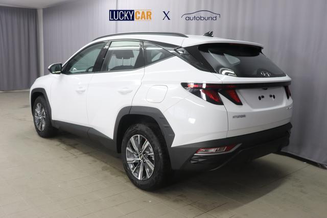Hyundai Tucson 1.6 T-GDI 6MT 2WD Family MY23 110kW Polar White Sitzpolsterung in Stoff Schwarz