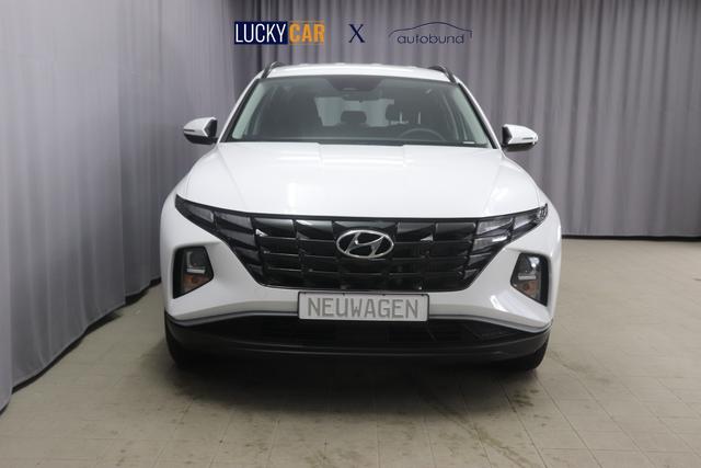 Hyundai Tucson 1.6 T-GDI 6MT 2WD Family MY23 110kW Polar White Sitzpolsterung in Stoff Schwarz