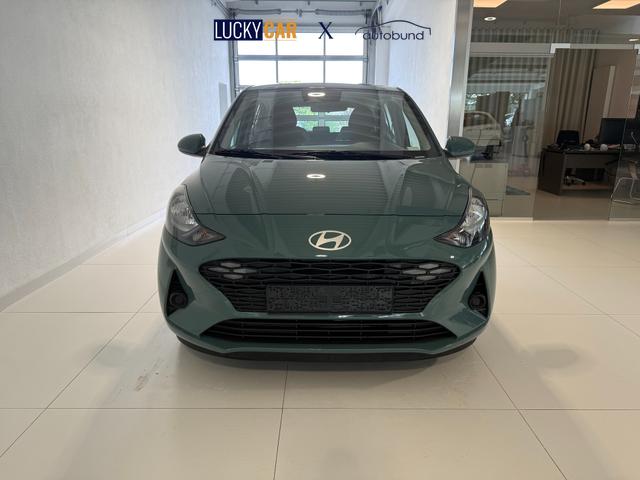 Hyundai i10 GO Mangrove Green