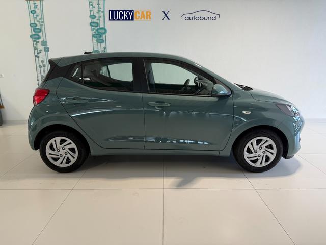 Hyundai i10 GO Mangrove Green