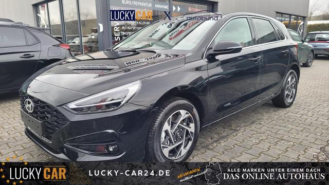 Lagerfahrzeug Hyundai i30 - Family HB Family Navi LED Shzg Lhzg PDC Cam Keyless