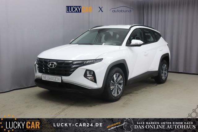 Lagerfahrzeug Hyundai TUCSON - Family 1.6 T-GDI 110kW, 2-Zonen Klimaautomatik, Sitzheizung, AppleCarPlay&Android Auto, Freisprecheinrichtung, Radio DAB, Verkehrszeichenerkennung, R&uuml;ckfahrkamera, eCall Notrufsystem, 17 Zoll Leichtmetallfelgen, uvm.