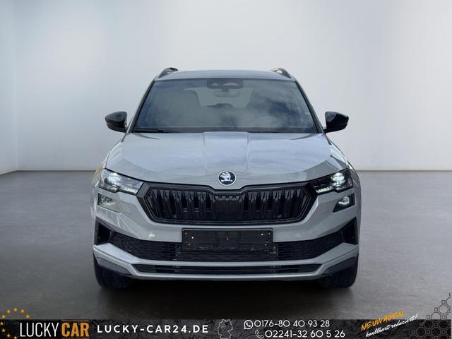 Lagerfahrzeug Skoda Karoq - Sportline 2,0 TSI 4x4 DSG 2ZKlimaautomatik Canton Anh&auml;ngerkupplung Totewinkel Assistent 2 x Einparkhilfe Kamera 19 Zoll Felgen adaptiver Tempomat 5J Garantie