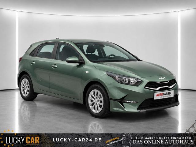 Lagerfahrzeug Kia Ceed - Silver 1.5 T-GDi, DCT Android Auto Navi WinterPak Kamera Klima PDC hinten