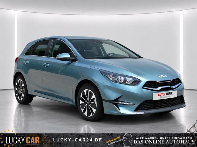 Lagerfahrzeug Kia Ceed - Gold 1.5 T-GDi, DCT Android Auto Navi WinterPak Klimaauto 16" Kamera PrivacyGlas 