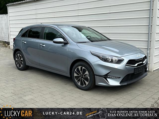 Lagerfahrzeug Kia Ceed - Gold 1.5 T-GDi, DCT Android Auto Navi WinterPak Klimaauto 16" Kamera PrivacyGlas 