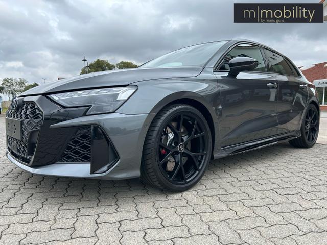 Audi RS3 - Sportback 2.5 TFSI Quattro S tronic / Schalensitze