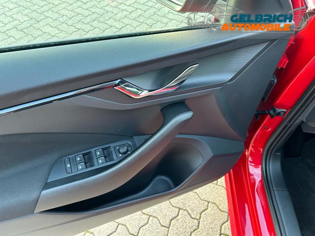Skoda / Kamiq / Rot / / / 1.0 TSI / R&uuml;ckfahrkamera