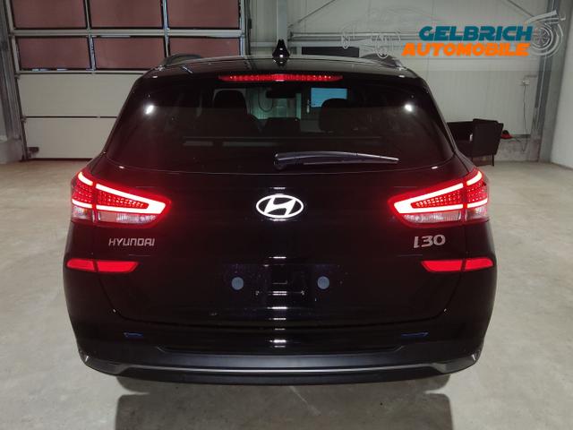 Hyundai / i30 Kombi / Schwarz / / / , Beispielbilder, ggf. teilweise mit Sonderausstattung