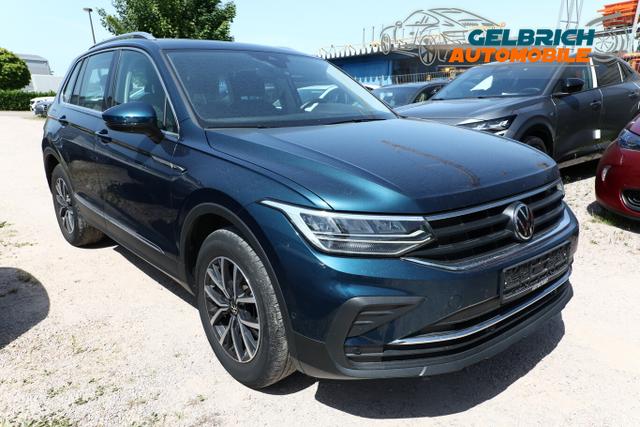 Volkswagen Tiguan LIFE 1.5 TSI 150 Pano AHK ParkAs AppC SHZ 