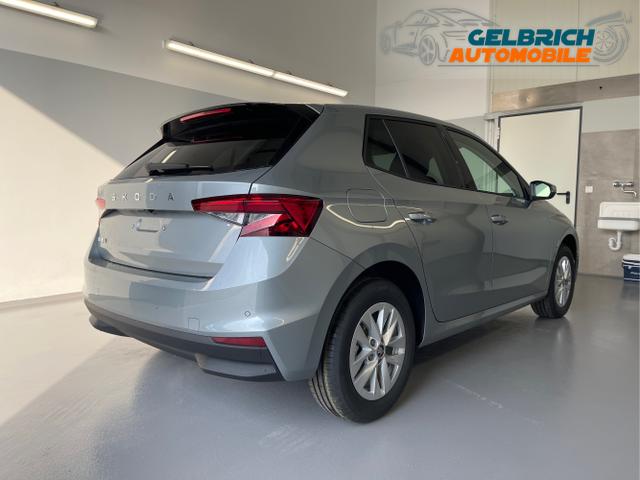 Skoda / Fabia / Silber / / / 115PS DSG GV5+AHK+Alu+Kessy+Climatronic+Sitzheiz+Kamera+Sunset