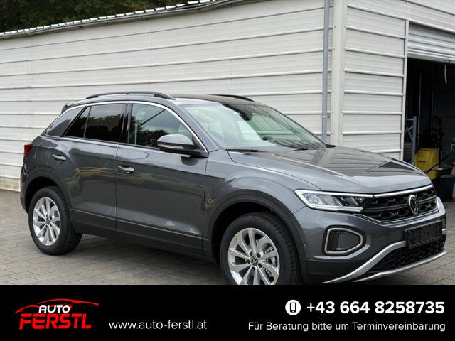 Gebrauchtfahrzeug Volkswagen T-Roc - Life 1.5 TSI DSG AHK Android Auto R2D SHZ Keyless Kamera 17" ParkAsst 2Z Klimaauto