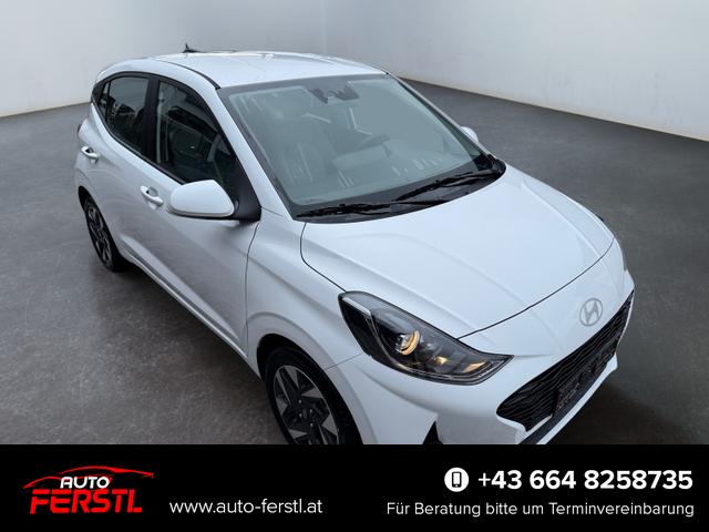 Vorlauffahrzeug Hyundai i10 - 1,2 1ZKlim NAV 8Z SHZ Spha BT Kam PDC Alu