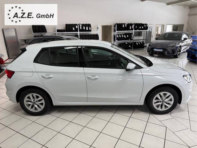 Skoda / Fabia / Wei&szlig; / / / 1.0 MPI 130 Jahre *PDC*GRA*SH*KAMERA*APP*MFL*5J.GAR.*