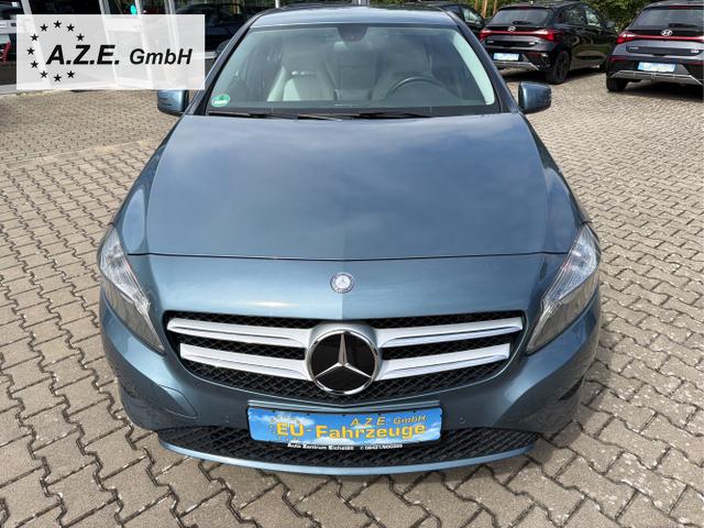 Mercedes-Benz / A-Klasse / Blau / / / A 180 Urban BlueEfficiency *AHK*