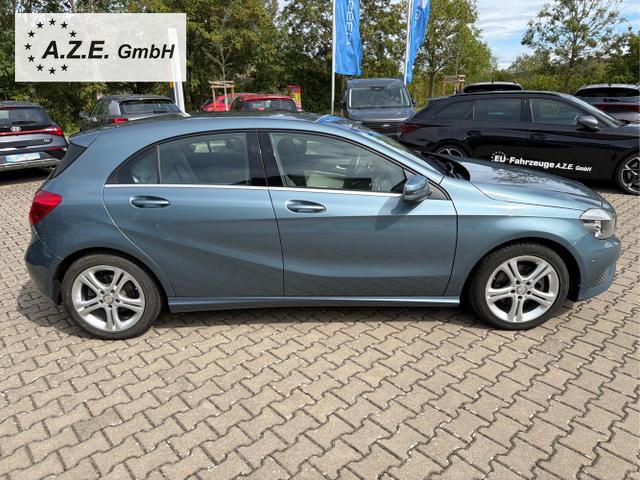 Mercedes-Benz / A-Klasse / Blau / / / A 180 Urban BlueEfficiency *AHK*