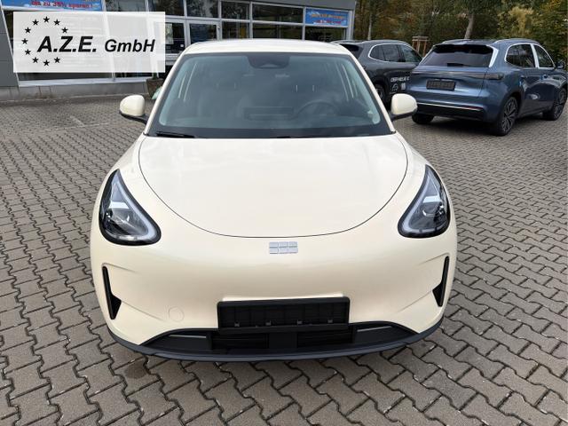 Geely / E2 / Beige / / / E2 MAX 47,14 kWh *NAVI*SH*LHZ*TWA*KAMERA*PDC*LED*8J. GAR.*