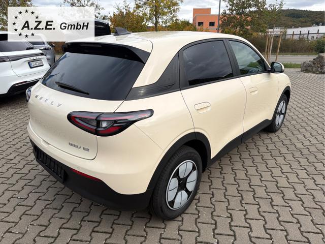 Geely / E2 / Beige / / / E2 MAX 47,14 kWh *NAVI*SH*LHZ*TWA*KAMERA*PDC*LED*8J. GAR.*