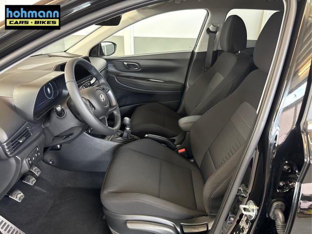 Hyundai / BAYON / Schwarz / / / NAVI SHZ RFK PDC KLIMAAUTOMATIK Licht/Regensensor