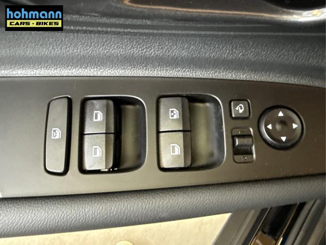 Hyundai / BAYON / Schwarz / / / NAVI SHZ RFK PDC KLIMAAUTOMATIK Licht/Regensensor