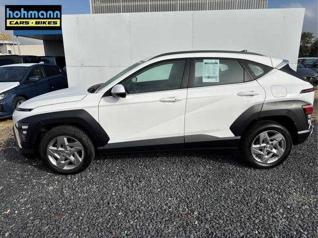 Hyundai / KONA / Weiß / / / DCT 198PS NAVI SHZ ACC PDC v+h 