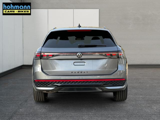 Volkswagen / Passat Variant / Grau / / / AHK+PANO+NAVI+Head-UP+Matrix-LED+ACC