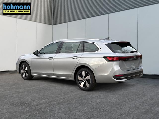 Volkswagen / Passat Variant / Silber / / / DSG+AHK+MASSAGE+NAVI+ACC+KAMERA+LED+17 ALU