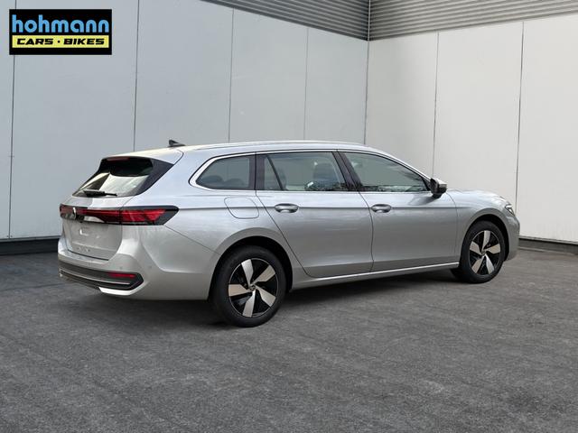 Volkswagen / Passat Variant / Silber / / / DSG+AHK+MASSAGE+NAVI+ACC+KAMERA+LED+17 ALU
