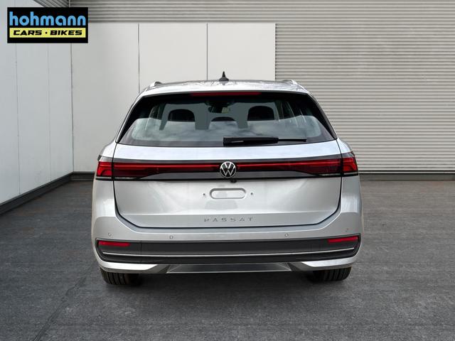 Volkswagen / Passat Variant / Silber / / / DSG+AHK+MASSAGE+NAVI+ACC+KAMERA+LED+17 ALU