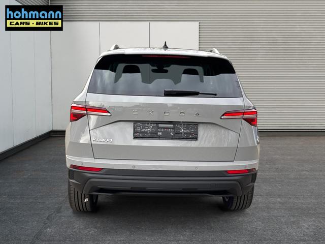 Skoda / Karoq / Grau / / / AHK+KAMERA+EL. HECKKL.+SHZ+ACC+KESSY+18''ALU