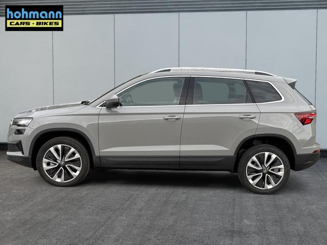 Skoda / Karoq / Grau / / / AHK+KAMERA+EL. HECKKL.+SHZ+ACC+KESSY+18''ALU