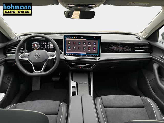 Volkswagen / Passat Variant / Grau / / / DSG+PANO+NAVI+MATRIX+360 KAM+MASSAGE+ACC+18 LM, Beispielbilder, ggf. teilweise mit Sonderausstattung