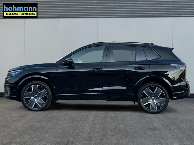 Volkswagen / Tiguan / Schwarz / / / 4 MOT+AHK+NAVI+PANORAMA+EL. HECK.+20 ALU