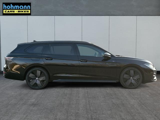 Volkswagen / Passat Variant / Schwarz / / / 4WD+PANO+AHK+HARMAN+NAVI+HUD+Matrix+ACC, Beispielbilder, ggf. teilweise mit Sonderausstattung