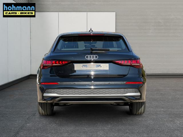 Audi / A3 Sportback / Schwarz / / / ACC+KAMERA+SHZ+LED+16LM+APP