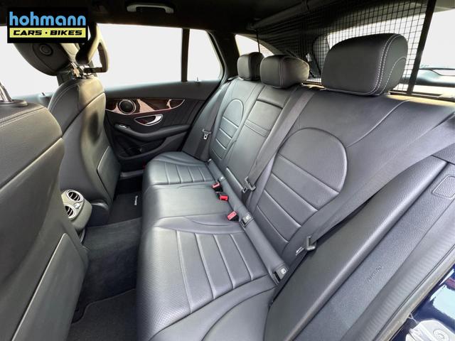 Mercedes-Benz / C-Klasse / Blau / / / C 300 T AMG-Line+LED+NAVI+KAMERA+19AMG-Felgen+el.HECK