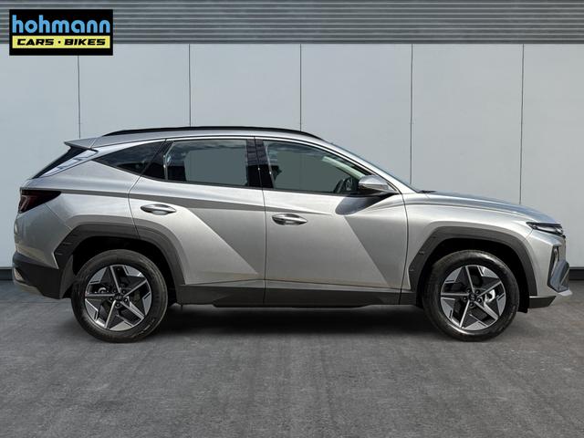 Hyundai / TUCSON / Silber / / / Hybrid NAVI+KAMERA+SHZ+LED+TEMPOMAT+17 ALU+PDC, Beispielbilder, ggf. teilweise mit Sonderausstattung