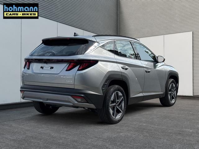 Hyundai / TUCSON / Silber / / / Hybrid NAVI+KAMERA+SHZ+LED+TEMPOMAT+17 ALU+PDC, Beispielbilder, ggf. teilweise mit Sonderausstattung