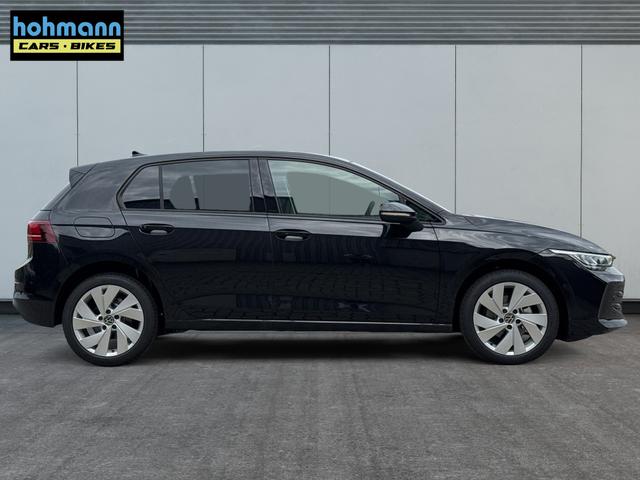 Volkswagen / Golf / Schwarz / / / ACC+SHZ+KLIMA+KAMERA+APP CONNECT+LED+17 ALU